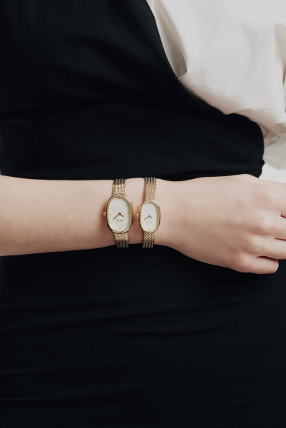 Breda | часы Jane Tethered Small Gold/Champagne 1757A