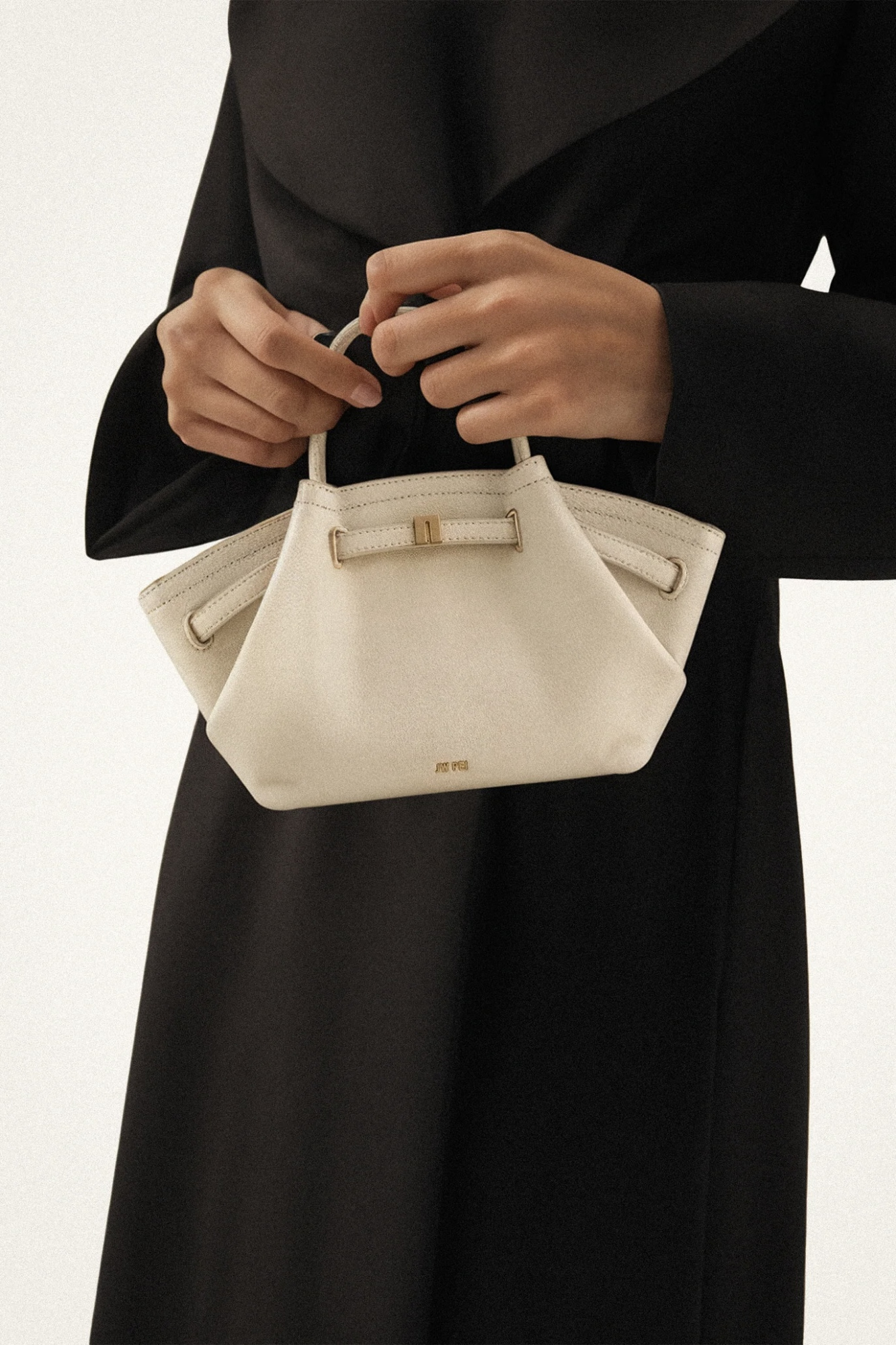 JW PEI | сумка Hana Mini Faux Suede Off White  || JW PEI | сумка Hana Mini Faux Suede Off White 